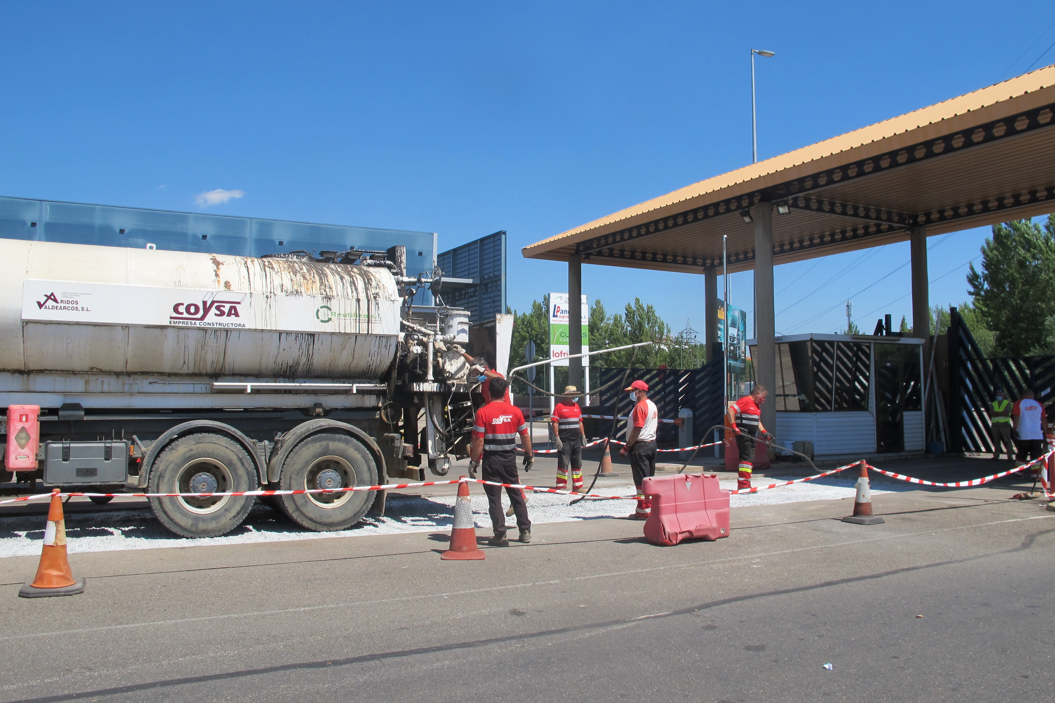 RETIRADA DE BÁSCULA DE PESAJE EN MERCALEÓN