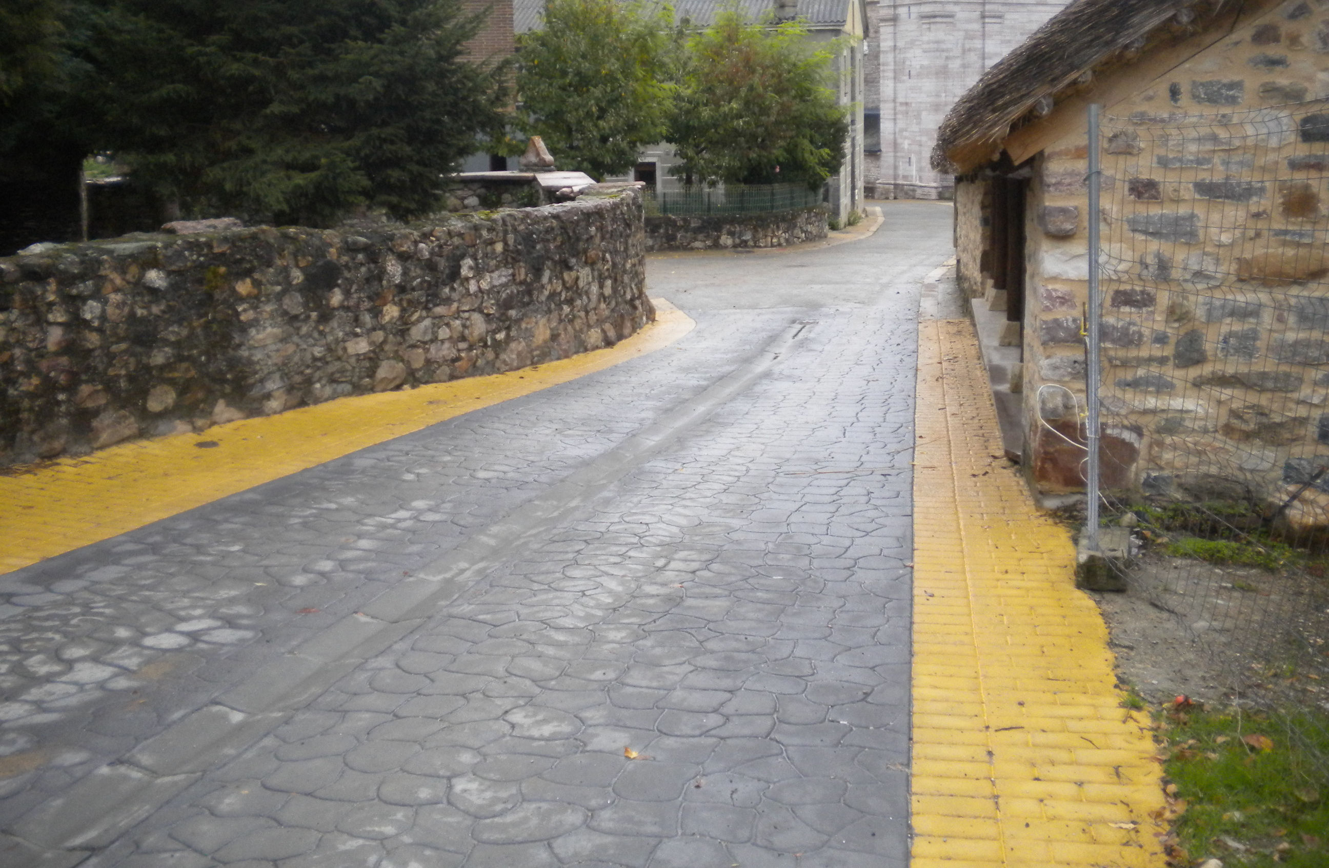 URBANIZACIÓN DE CALLES EN EL TTMM DE CRÉMENES