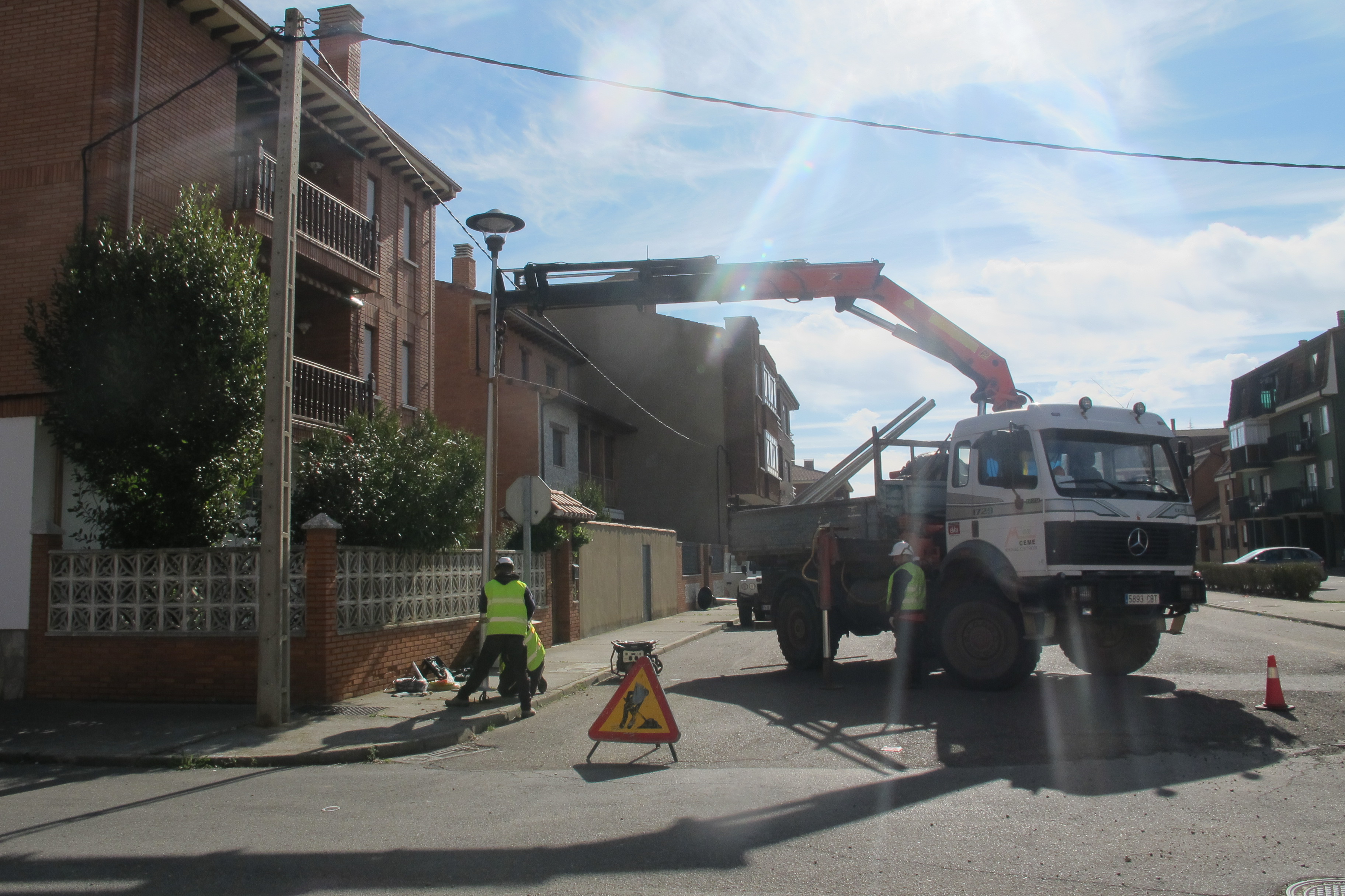 RENOVACIÓN DE ALUMBRADO PÚBLICO EN MANSILLA DE LAS MULAS (LEÓN)
