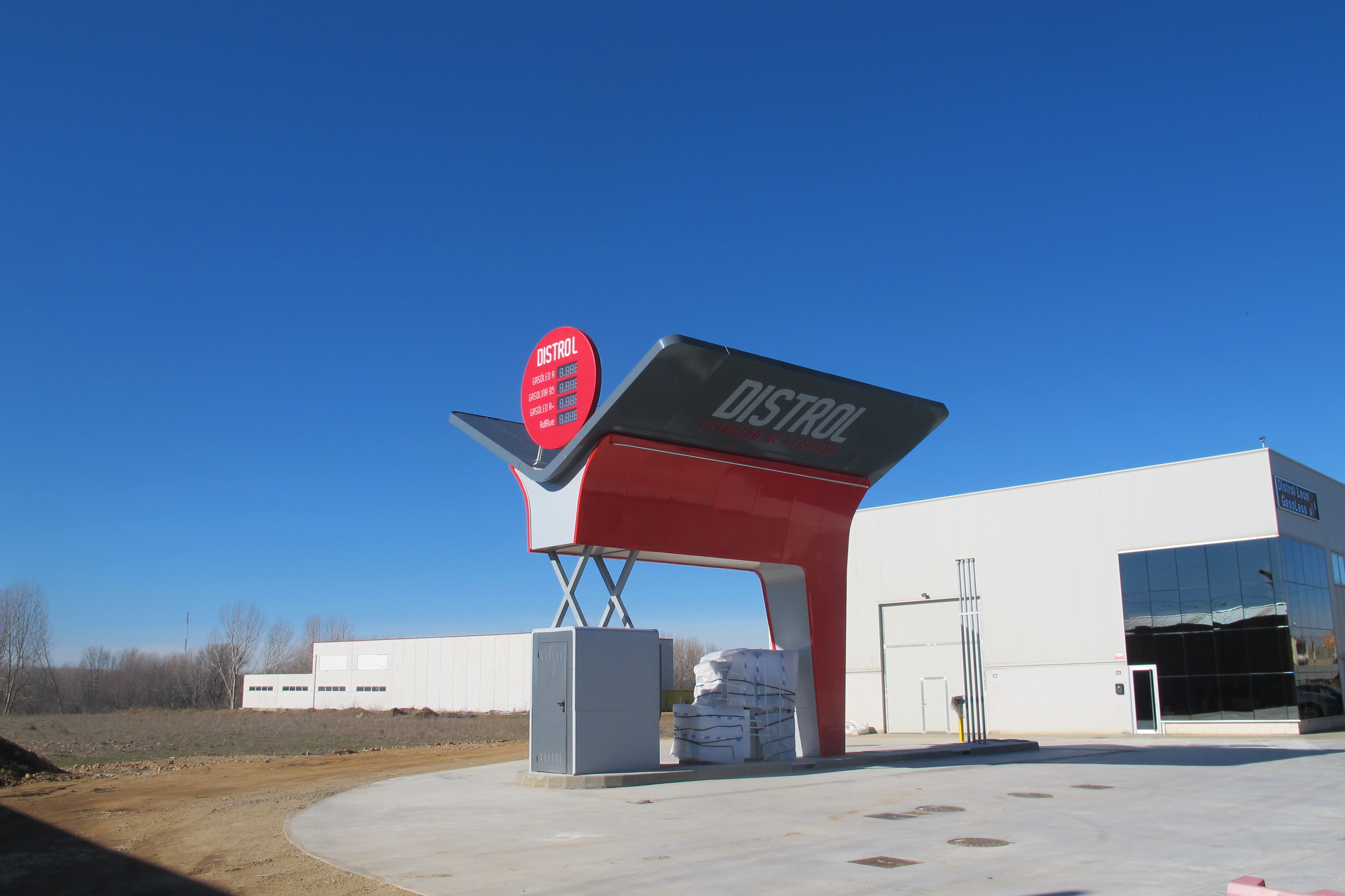 GASOLINERA EN VILLATURIEL