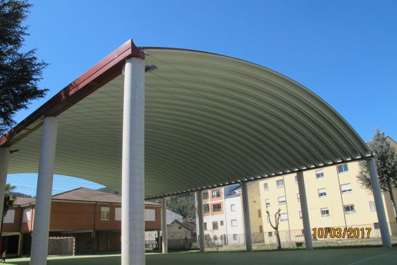 CONSTRUCCIÓN DE PORCHE EN EL CEIP DE VEGA DE ESPINAREDA (JUNTA DE CYL)