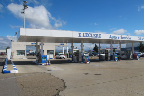 ACTUACIONES DE MEJORA EN LA ESTACIÓN DE SERVICIO DE E.LECLERC
